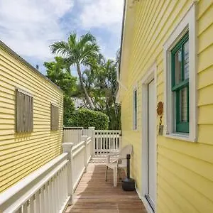 Apartment New Vangogh Studio - Pool & Balconies, Key West